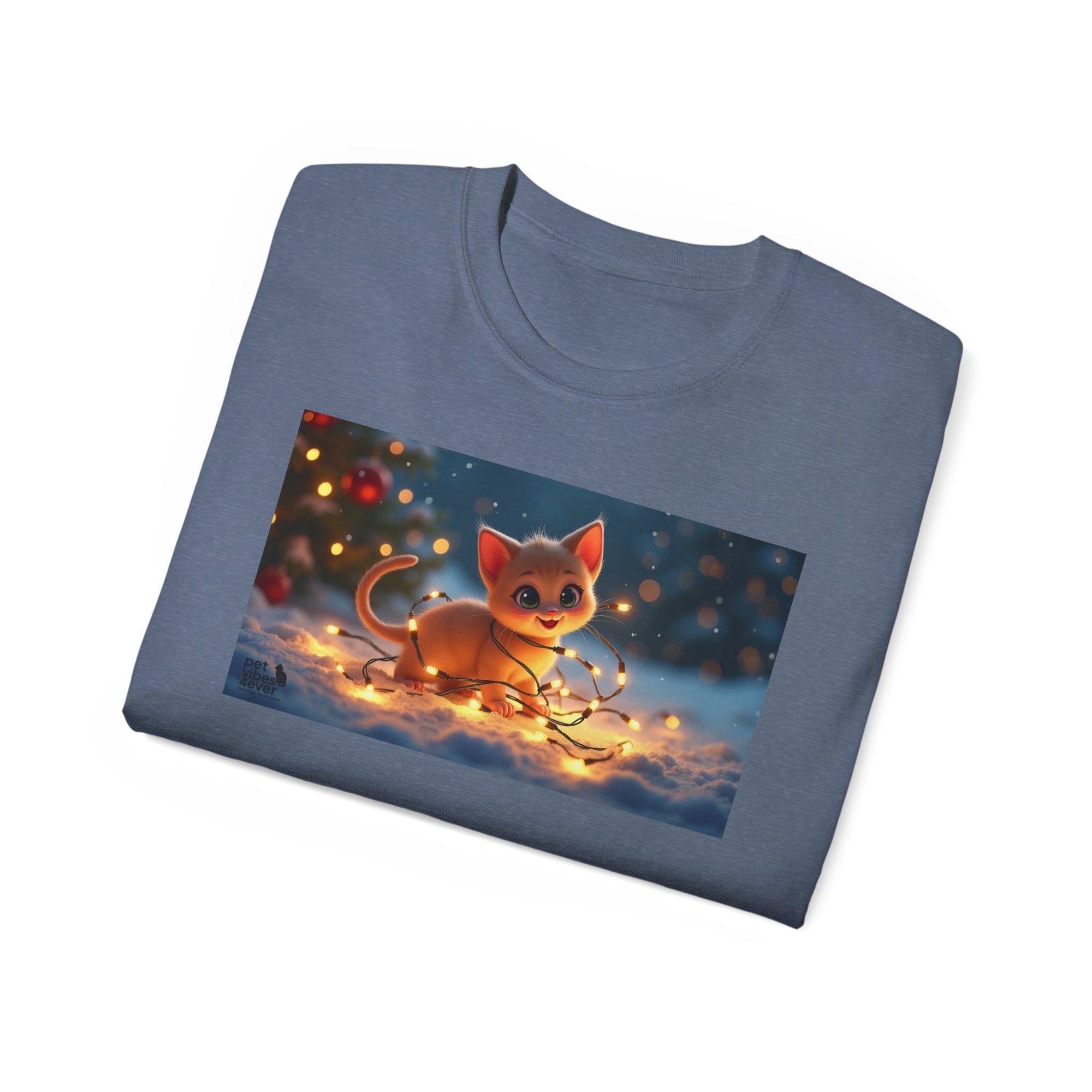 Cute Cat Christmas Tee, Cozy Unisex Cotton Shirt for Cat Lovers, Holiday Gift, Casual Wear, Festive Apparel