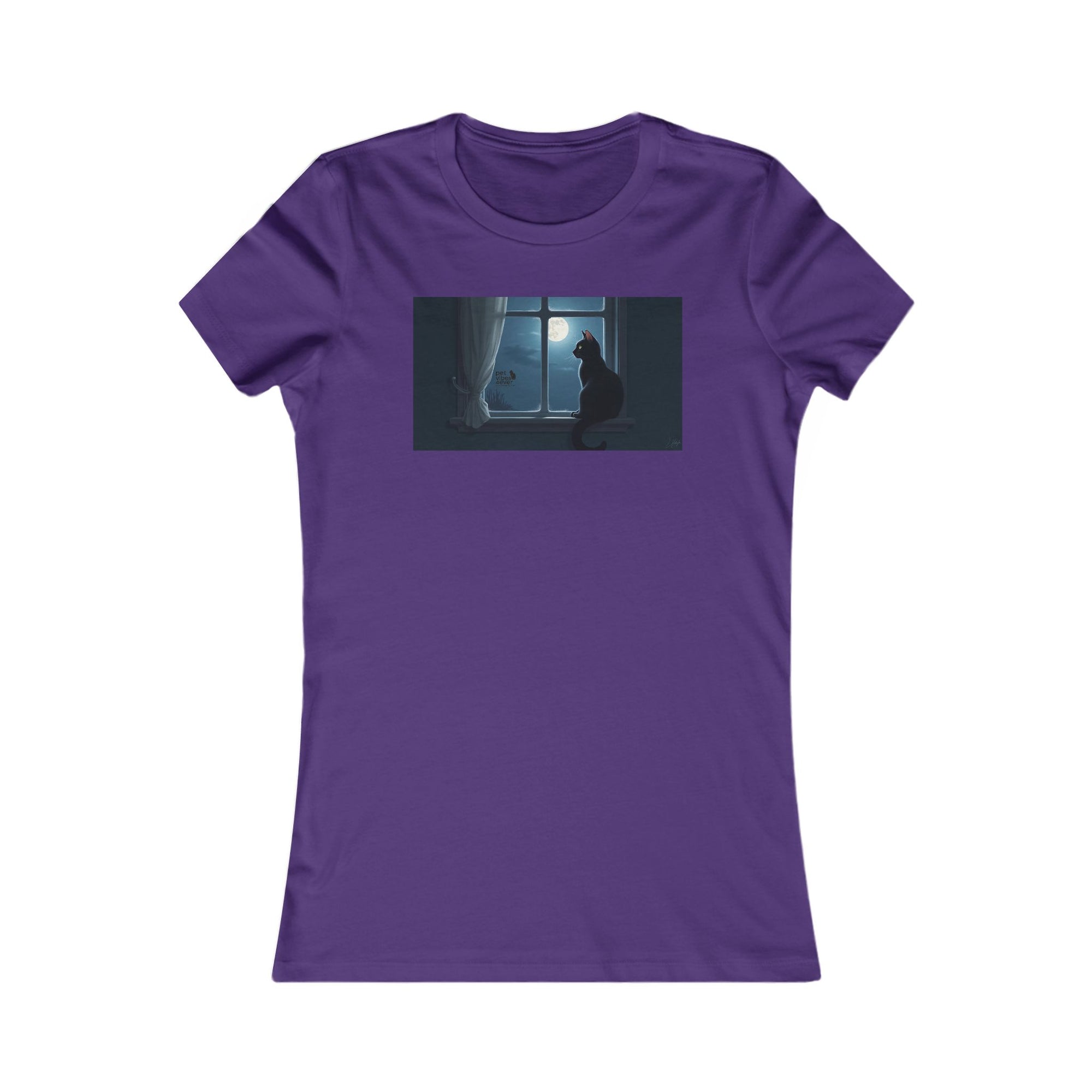 Dreamy Cat Tee - Cozy Women's T-Shirt, Cat Lover Gift, Minimalist Art, Casual Weekend Wear, Gift for Her