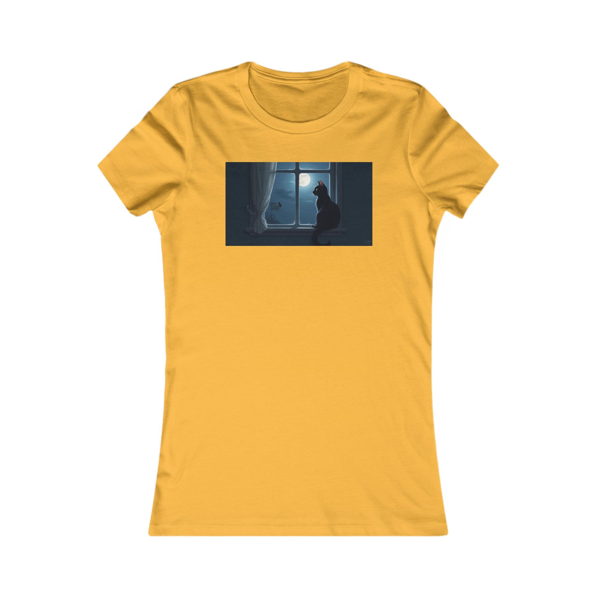 Dreamy Cat Tee - Cozy Women's T-Shirt, Cat Lover Gift, Minimalist Art, Casual Weekend Wear, Gift for Her