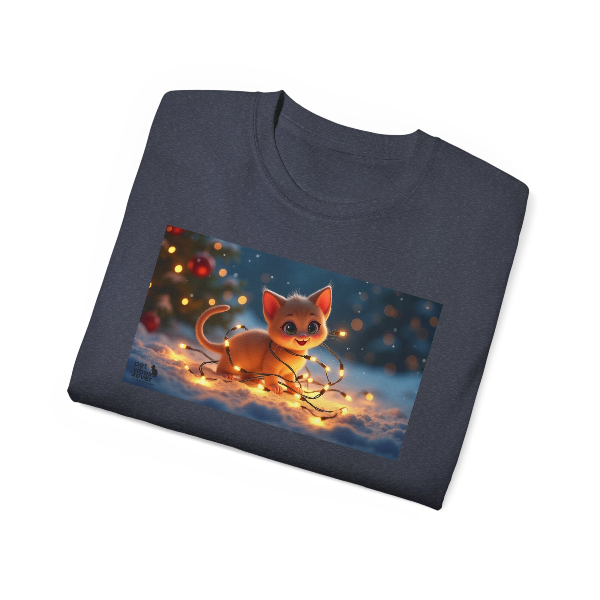 Cute Cat Christmas Tee, Cozy Unisex Cotton Shirt for Cat Lovers, Holiday Gift, Casual Wear, Festive Apparel
