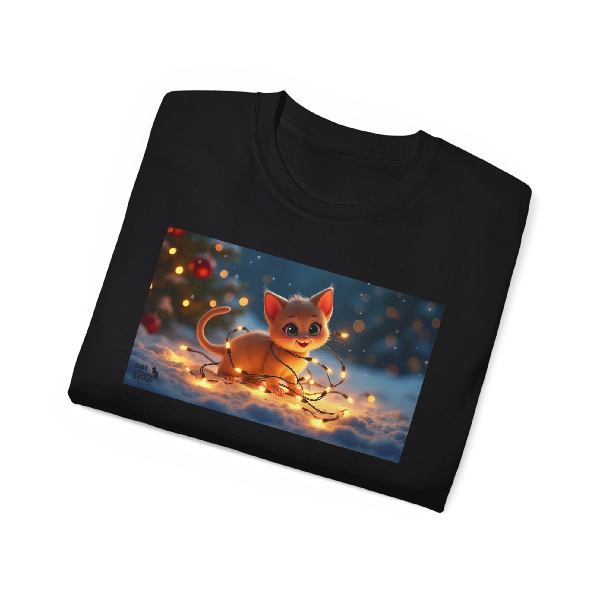 Cute Cat Christmas Tee, Cozy Unisex Cotton Shirt for Cat Lovers, Holiday Gift, Casual Wear, Festive Apparel