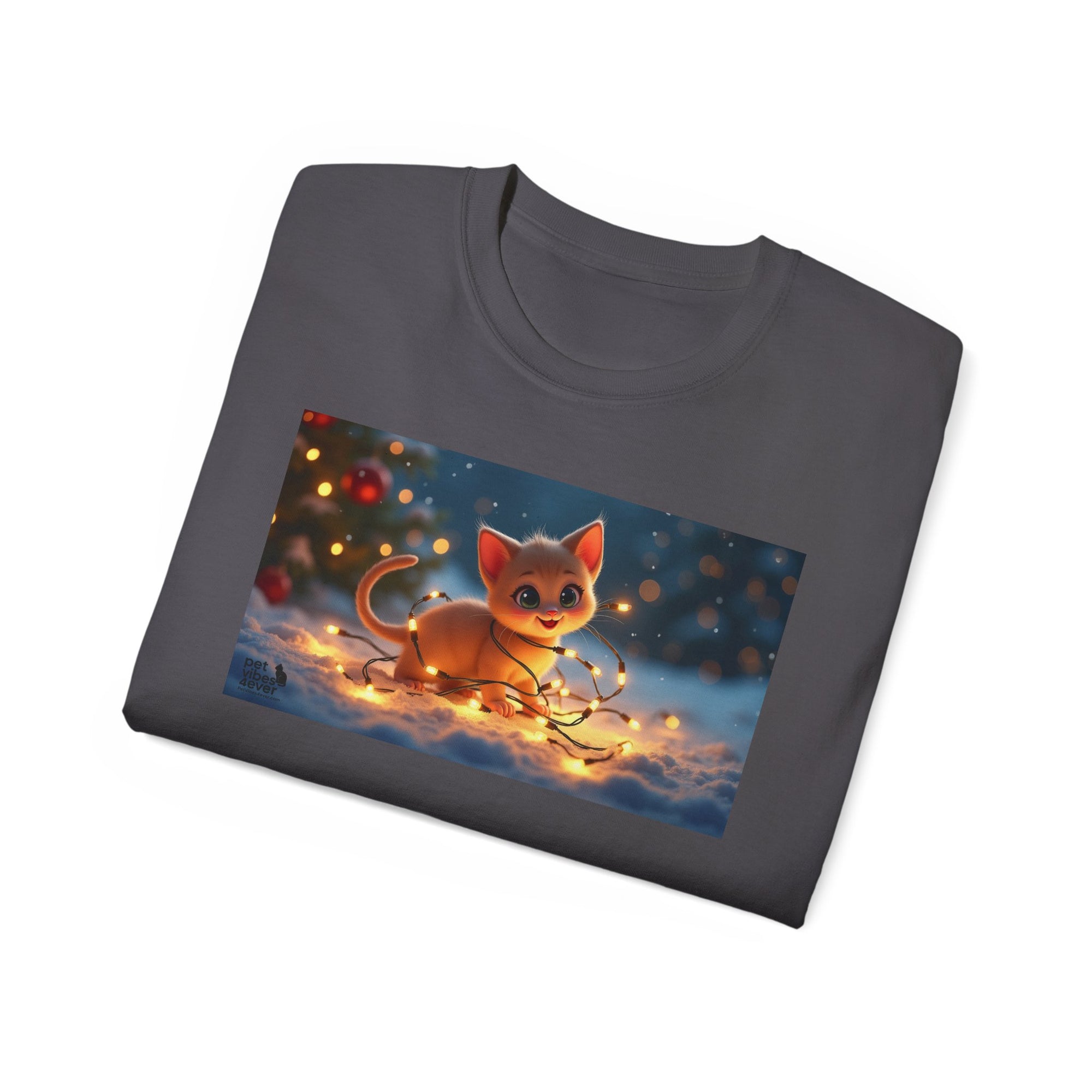 Cute Cat Christmas Tee, Cozy Unisex Cotton Shirt for Cat Lovers, Holiday Gift, Casual Wear, Festive Apparel
