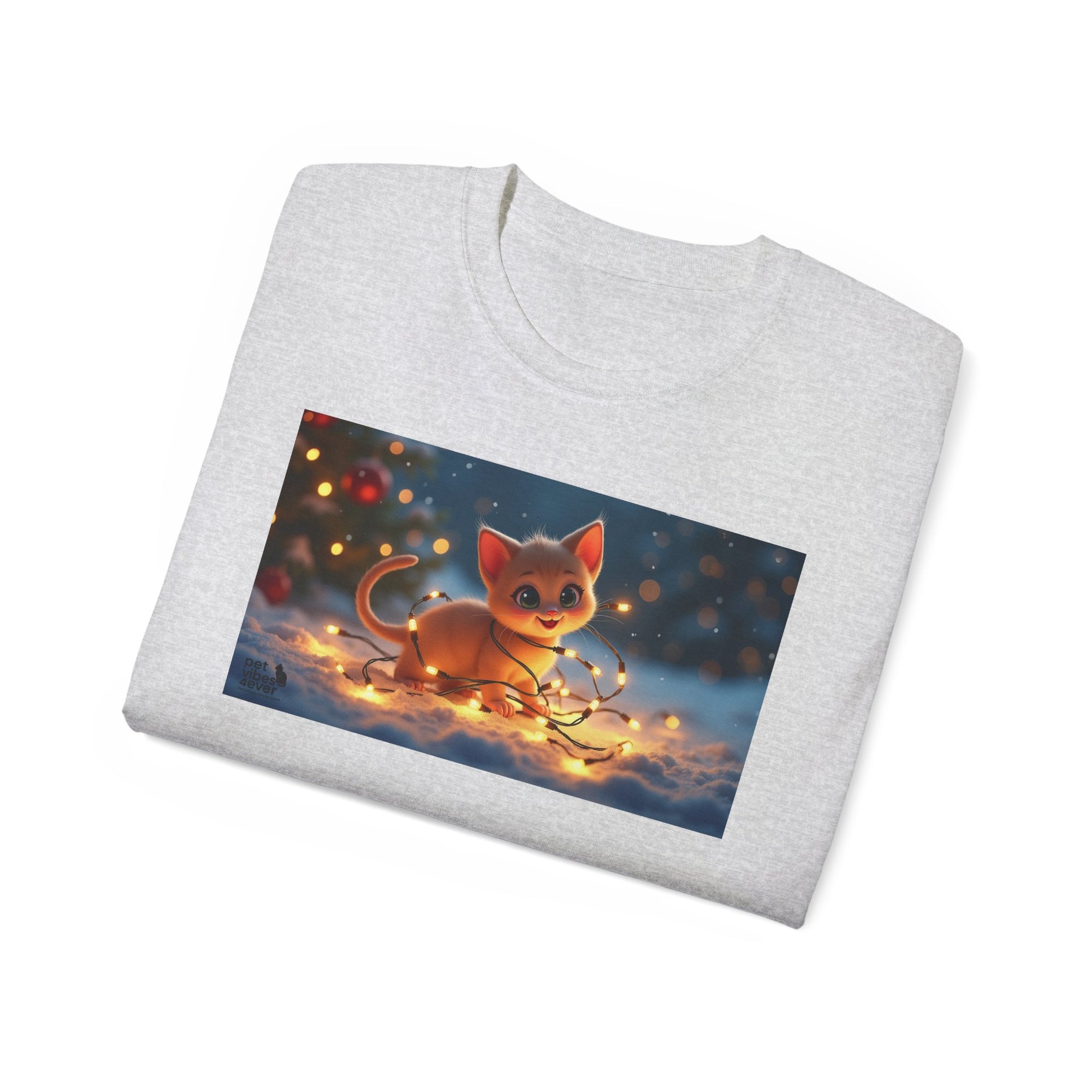 Cute Cat Christmas Tee, Cozy Unisex Cotton Shirt for Cat Lovers, Holiday Gift, Casual Wear, Festive Apparel