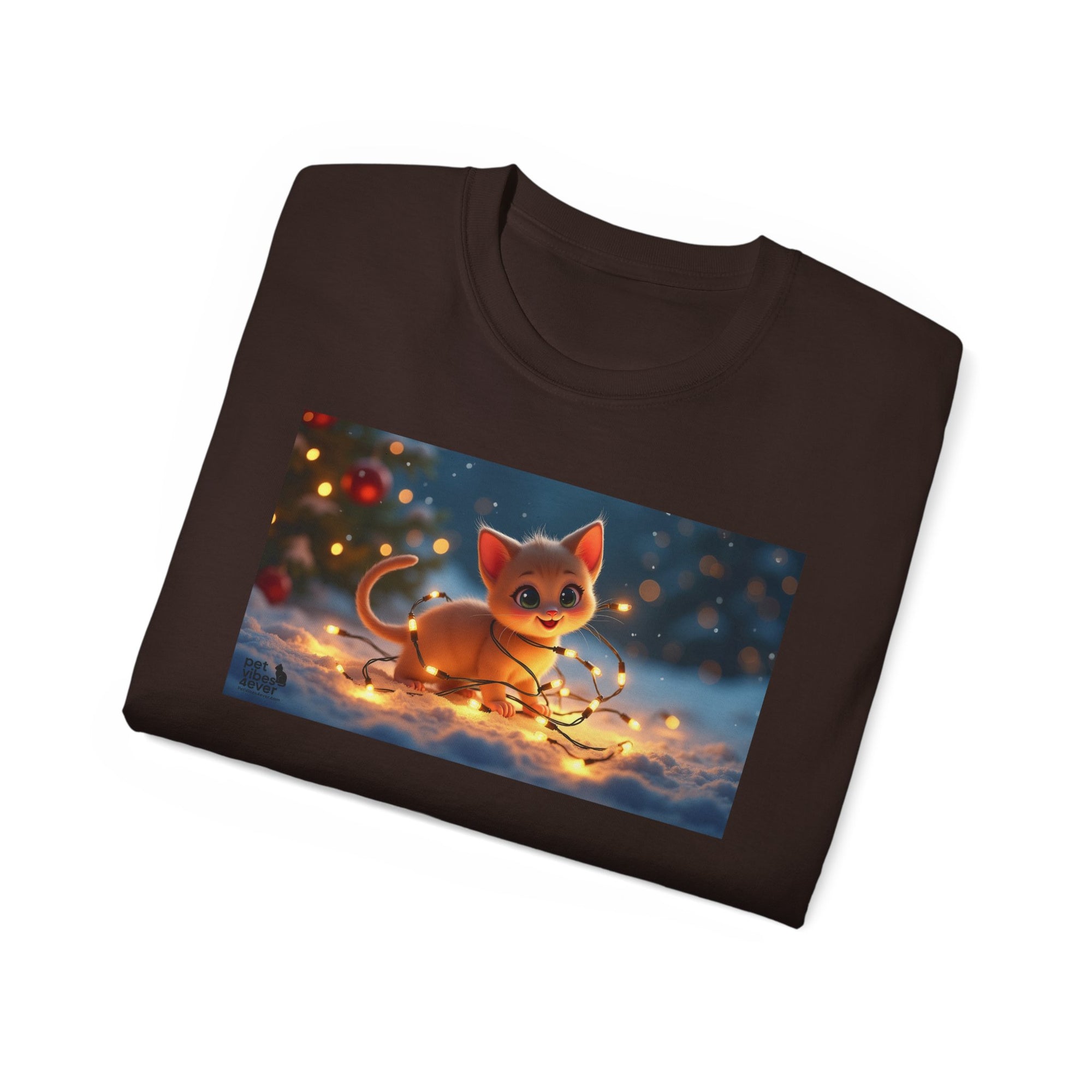 Cute Cat Christmas Tee, Cozy Unisex Cotton Shirt for Cat Lovers, Holiday Gift, Casual Wear, Festive Apparel